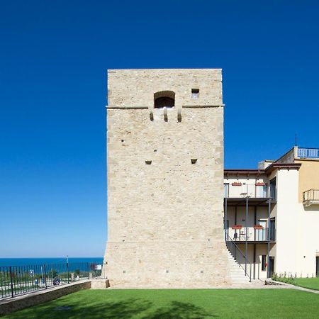 Torre della Loggia - Dimora Storica - Ortona Bed and Breakfast Esterno foto